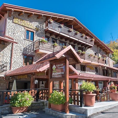 Hotel Palaghiaccio Cotronei Exterior photo